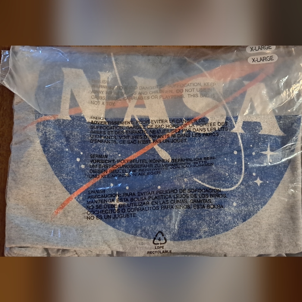 NASA Logo Graphic T-Shirt New Officially Licensed in Heather Gray Size XL - Picture 2 of 2